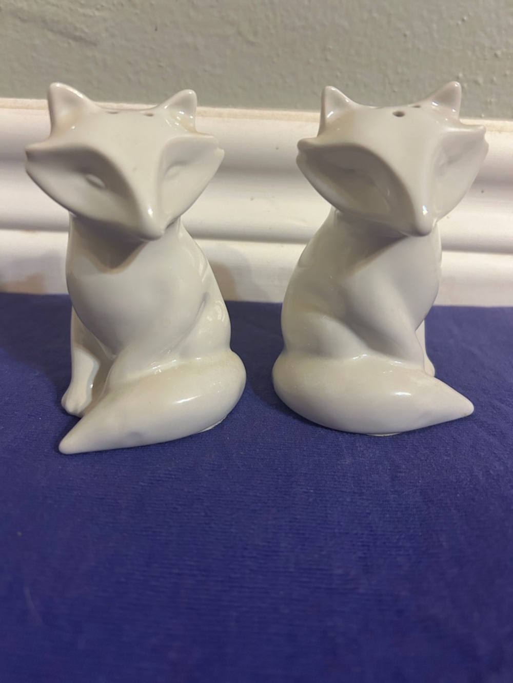 White Ceramic Fox Salt and Pepper Shaker Set (Brand New)